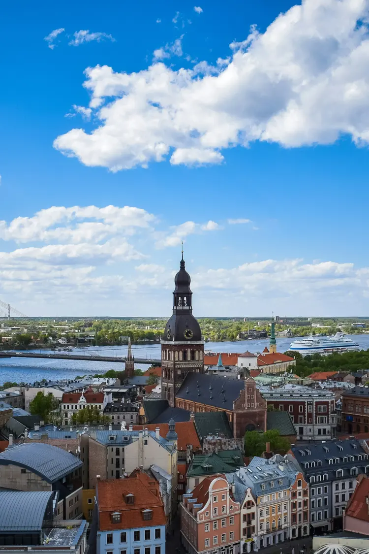 Riga eski şehri ve Dom Katedrali