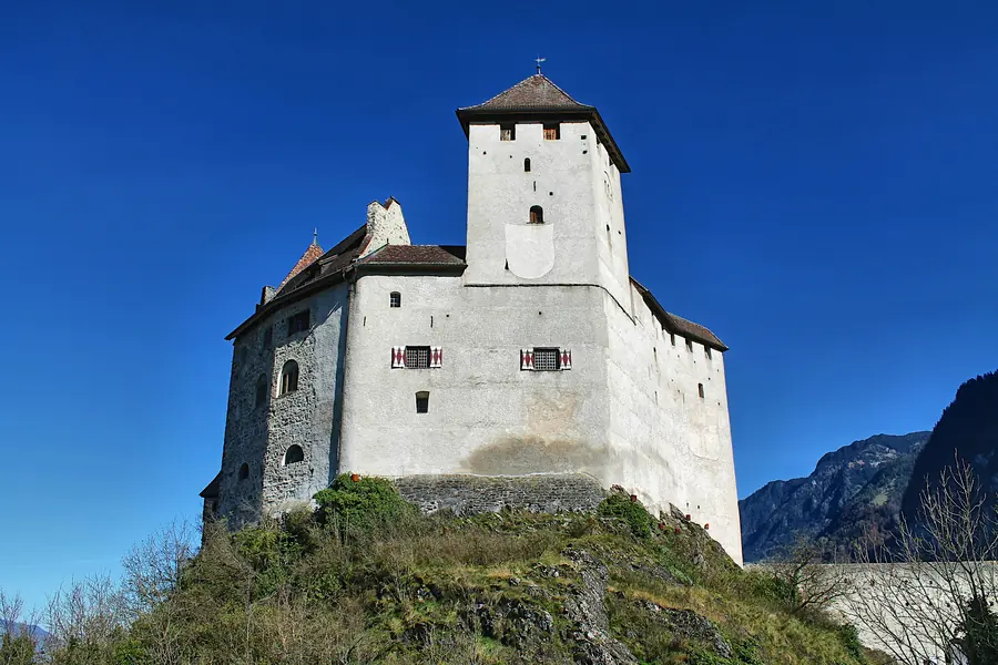 Gutenberg Kalesi, Balzers
