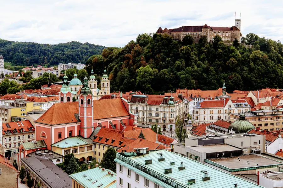 Ljubljana eski şehri ve Kalesi